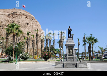 Chilenische Flagge, El Morro, Berg, Wahrzeichen, Theater, Krieg des Pazifiks, Plaza Colon Square, Denkmal, Antofagasta, Arica Stockfoto