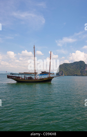 Müll in der Bucht von Phang Nga, Phuket, Thailand, Asien Stockfoto