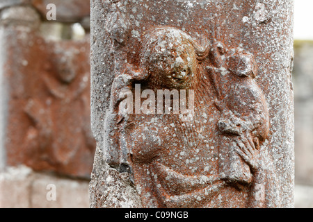 Abbildung auf einer Steinsäule, Kreuzgang, Jerpoint Abbey, Grafschaft Kilkenny, Irland, britische Inseln, Europa Stockfoto