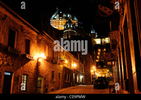 Die Rue Sous le Fort, über dem Schloss Chateau Frontenac in der alten Stadt von Quebec Stadt, Quebec, Kanada Stockfoto