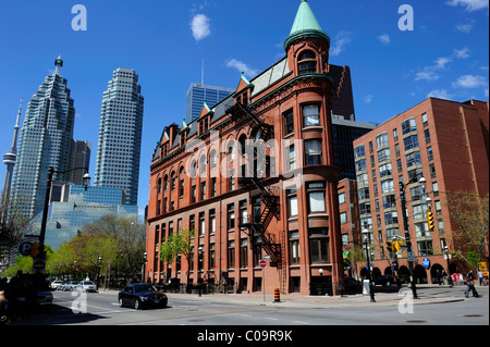 Zusammenfluss von Vorder- und Wellington Street, Toronto, Ontario, Kanada Stockfoto