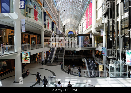 Das Eaton Centre, dem berühmtesten Einkaufsviertel von Toronto, Ontario, Kanada Stockfoto