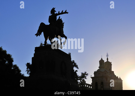 Plaza San Martin Platz mit Reiterstandbild, Cordoba, Argentinien, Südamerika Stockfoto