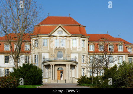 Oberlandesgericht, erbaut 1914-1917 auf dem ehemaligen Burgberg, Naumburg, Sachsen-Anhalt, Deutschland, Europa Stockfoto