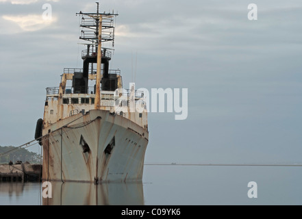 Rostige alte Schiff Demontage wartet. Stockfoto