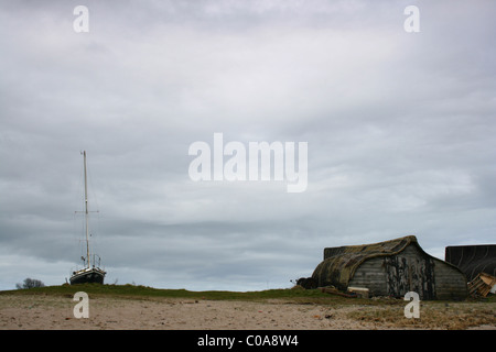 Angelboot/Fischerboot & Boot auf Lindisfarne vergossen Stockfoto