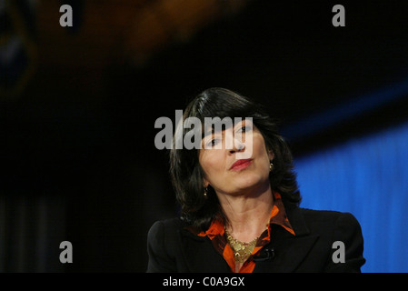 Christiane Ampour besucht "The World: A Gespräch mit Christiane Amanpour" Marvin Kalb interviewt CNN-Korrespondent Stockfoto