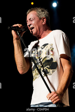 Ian Gillan Deep Purple erklingt in Manchester Apollo in der ersten Nacht von ihrer UK tour Manchester, England - 10.11.09 Stockfoto