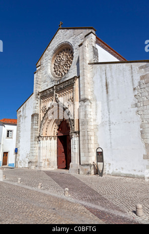 Santo Agostinho da Graça Kirche in der Stadt Santarém, Portugal. 14./15. Jahrhundert Bettelorden/Flamboyant-Gotik. Stockfoto