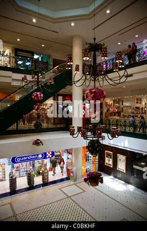 Innenraum der Tanglin Mall, Singapur Stockfoto