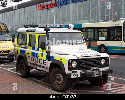 Merseyside Polizei land Rover Fahrzeug außerhalb Liverpool John Lennon Flughafen Merseyside uk Stockfoto