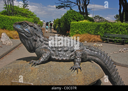 „Tuatara of Southland“-Statue, Southland Museum and Art Gallery, Gala Street, Invercargill, Southland, South Island, Neuseeland Stockfoto