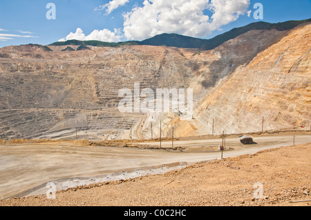 Szene aus Kennecott Utah Copper Tagebau, in der Nähe von Salt Lake City, Utah, eines der größten in der Welt. Stockfoto