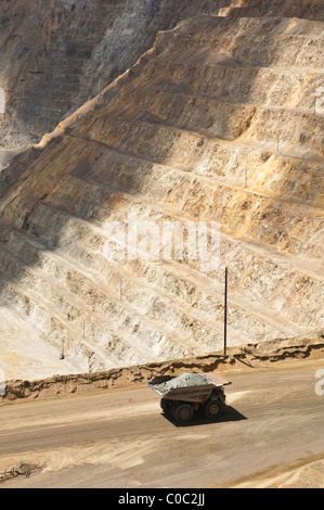 Szene aus Kennecott Utah Copper Tagebau, in der Nähe von Salt Lake City, Utah, eines der größten in der Welt. Stockfoto