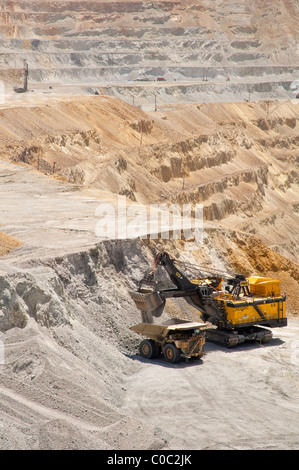 Szene aus Kennecott Utah Copper Tagebau, in der Nähe von Salt Lake City, Utah, eines der größten in der Welt. Stockfoto