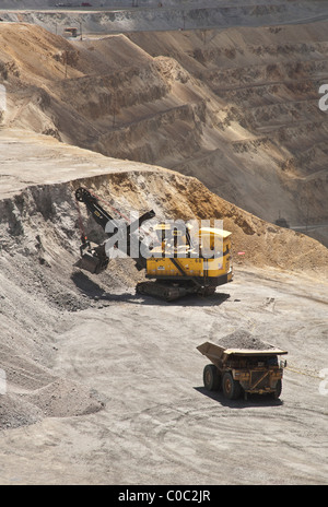 Szene aus Kennecott Utah Copper Tagebau, in der Nähe von Salt Lake City, Utah, eines der größten in der Welt. Stockfoto