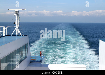 Waschen-Trail im Ärmelkanal von der Autofähre Reisen zwischen Dover, UK und Calais, Frankreich Stockfoto