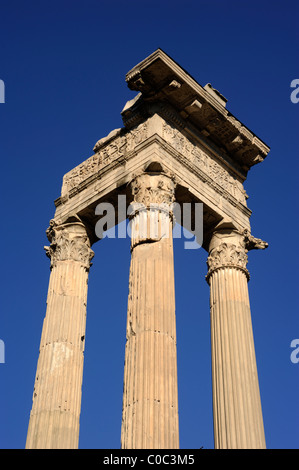 Italien, Rom, Tempel des Apollo Sosianus, korinthische Säulen Stockfoto