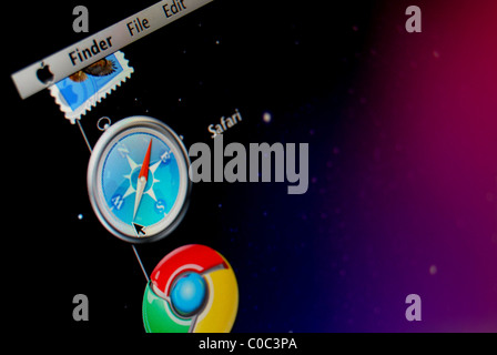 Ein Foto-Illustration von der Safari Web-Browser-Anwendung In das Dock ein Apple MacBook mit OSX Snow Leopard Stockfoto