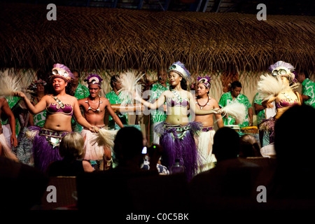 Traditionelle polynesische Tänzer auf Rarotonga in Cook-Inseln in der Südsee Stockfoto