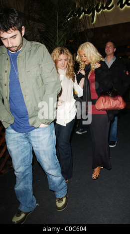 Christina Aguilera und Jordan Bratman verlassen Mamasoko Sushi Restaurant Santa Monica, Kalifornien - 16.03.08 Agent 47 / Stockfoto