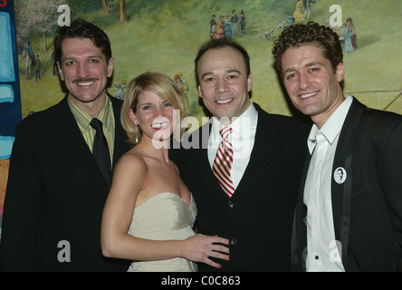 Paulo Szot, Kelli O'Hara, Danny Burstein und Bartlett Sher Opening Night After Party für "South Pacific" abgehaltenen Taverne auf der Stockfoto