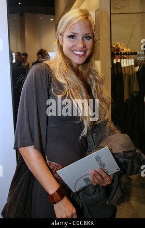 Nina Friederike Gnaedig Strellson Flagship-Store Eröffnung am Muenzstrasse Berlin, Deutschland - 03.04.08 Stockfoto