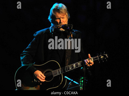 Country-Musik Singer-Songwriter und Hollywood-Schauspieler Kris Kristofferson erklingt in der Olympia Theatre in Dublin - Stockfoto