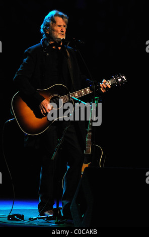 Country-Musik Singer-Songwriter und Hollywood-Schauspieler Kris Kristofferson erklingt in der Olympia Theatre in Dublin - Stockfoto
