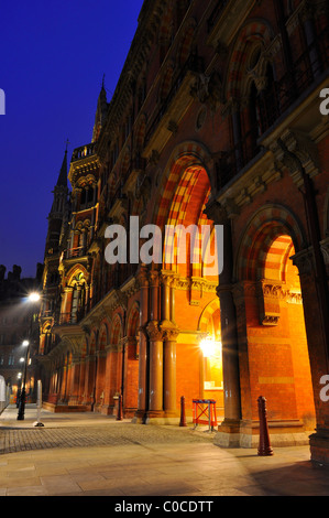 St Pancras Station & Renaissance Hotel (ehemals The Midland Grand Hotel) Stockfoto