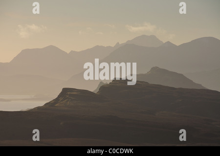 Silhouette Berge auf der Isle Of Skye, Hebriden, Schottland Stockfoto
