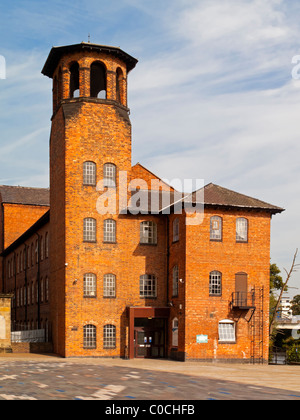 Derby Silk Mühle gebaut jetzt Industriemuseum über den Derwent in Derbyshire für die Brüder Lombe zwischen 1717 und 1721 Stockfoto