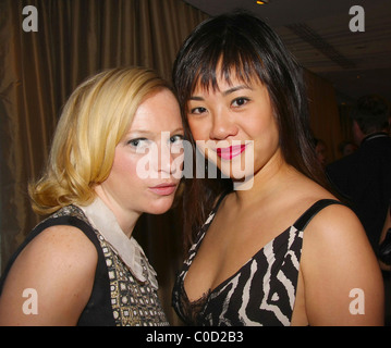 Nathalie Press und Gast Fifi Duft awards 2008 im Dorchester Hotel - innen London, England - 23.04.08 Stockfoto