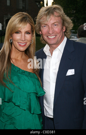 Alicia Jacobs und Nigel Lythgoe Champagner starten des BritWeek 2008, gehalten in der britischen Generalkonsul Residenz - Ankünfte Stockfoto