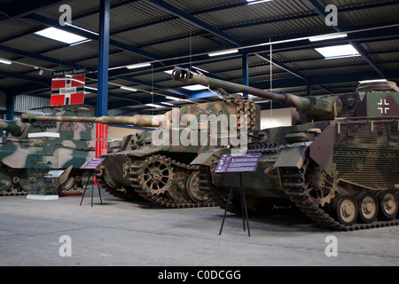 Deutsche Panzer: Panzerkampfwagen IV und Panzerkampfwagen VI Tiger II Stockfoto