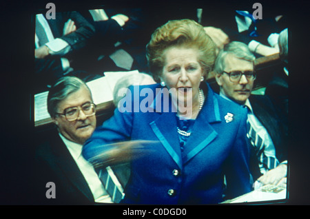 Fernsehbild von Margaret Thatcher im Parlament vor dem Verlust ihrer Bewerbung um die Tories, John Major wiedergewählt anzuführen Stockfoto