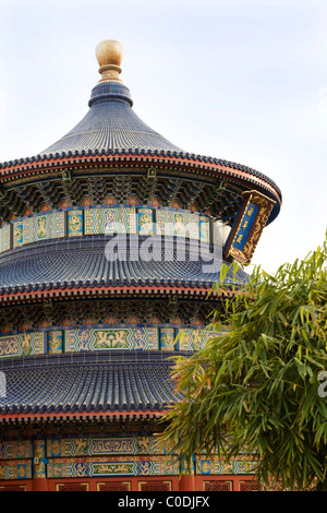 Ein chinesisches Gebäude, der Tempel des Himmels, in der China-Pavillon im Epcot Themenpark in Disney World, Orlando, Florida. Stockfoto