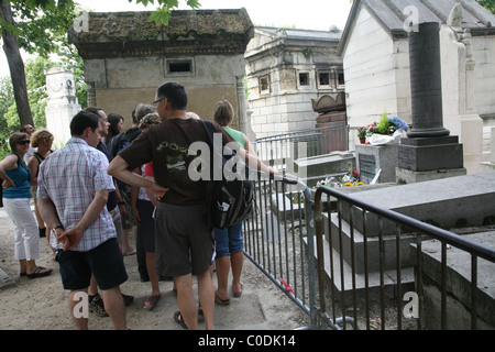 Grab von Jim Morrison von den Doors, Friedhof Pere Lachaise in Paris Stockfoto