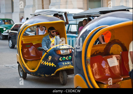 Coco Taxis Havanna Kuba Stockfoto