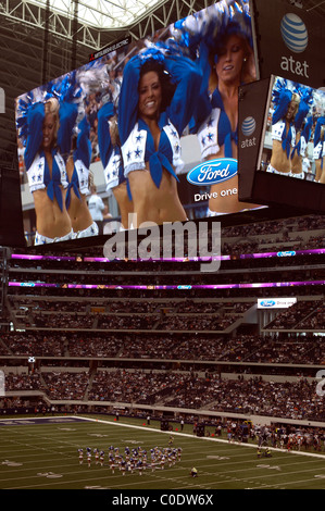 Dallas Cowboys Cheerleaders bei Chicago Bears V Dallas Cowboys NFL-Spiel, Cowboys Stadium, Arlington, Texas, USA. Stockfoto