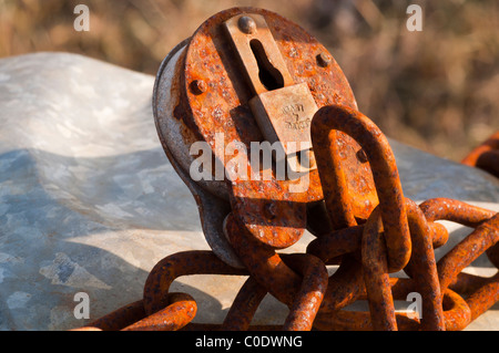 Rostige Vorhängeschloß Stockfoto