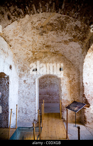 Innen / innen / interne Foto von Raum in der maurischen Burg "Turm der Huldigung" auf den Felsen von Gibraltar. Stockfoto