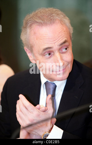 José Carreras besucht eine Pressekonferenz von einem Musik-Video für ein Umwelt-Kampagne gemeinsam mit chinesischen Sopranistin Wang-Deckel Stockfoto