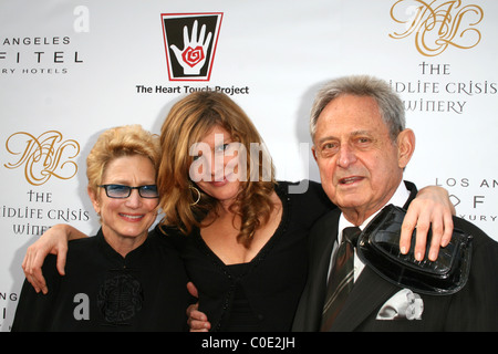 Shawmee Isaac Smith mit Renee Russo und Zev Braun das Herz berühren - Ankunft in den Sofitel Hotel Los Angeles CA - Projekt Stockfoto