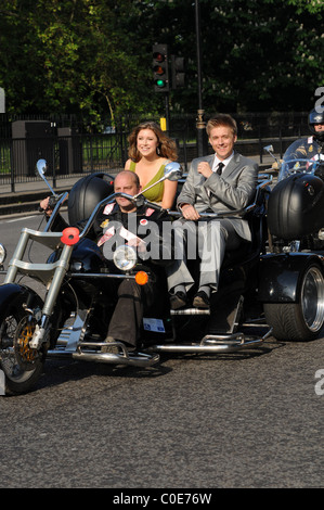 Hayley Westenra und Jonathan Ansell statt der Classical Brit Awards 2008 in der Royal Albert Hall - London, England eingetroffen- Stockfoto