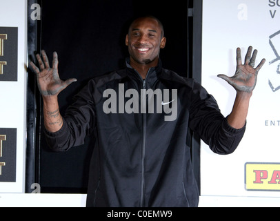 KOBE BRYANT KOBE BRYANT Hand- und Fußabdruck Zeremonie HOLLYWOOD LOS ANGELES Kalifornien USA 19. Februar 2011 Stockfoto