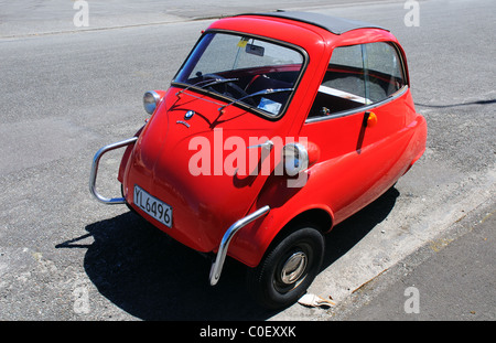 Eine BMW Isetta geparkt in einer Straße in Neuseeland Stockfoto