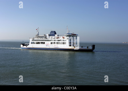 Isle Of Wight Fähre kommen in Portsmouth Harbour Stockfoto