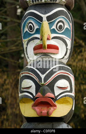 Nahaufnahme von Totem Pole Kakaso'las, befindet sich im Stanley Park, Vancouver British Columbia. Stockfoto