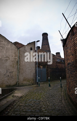 Alten redundante Keramik Brennofen Schornsteine und Fabriken in Stoke-on-Trent, Staffordshire, UK Stockfoto